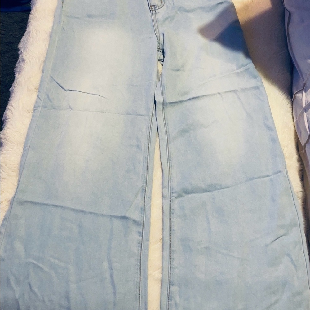 Yozy Light Wash Wide-Leg Stretch Jeans – NWT Size Small (4)